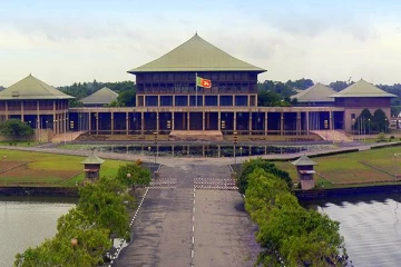 நாடாளுமன்றில் நாளை ஏற்படவுள்ள மாற்றம்! பலர் கட்சி மாறலாமென தகவல்