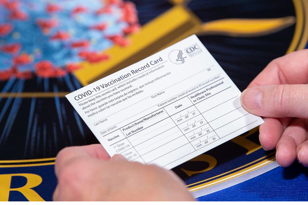 தடுப்பூசி அட்டை கட்டாயமாக்கப்படும் திகதி தொடர்பில் அரசாங்கம் வெளியிட்டுள்ள அறிவித்தல் - ஐபிசி தமிழ்