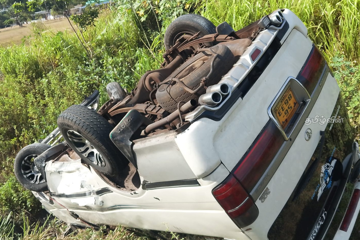 கொழும்பிலிருந்து சென்ற அருட்சகோதரிகளுக்கு நேர்ந்த கதி..! | Vehicle Nuns From Colombo Involved In Accident