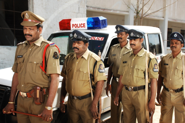 கர்ப்பிணி மனைவி மற்றும் 3 மகள்களை கழுத்தை அறுத்து கொன்ற நபர் | Man Kills Wife 3 Daughters Slitting Their Throats கர்ப்பிணி மனைவி மற்றும் 3 மகள்களை கழுத்தை அறுத்து கொன்ற நபர் | Man Kills Wife 3 Daughters Slitting Their Throats