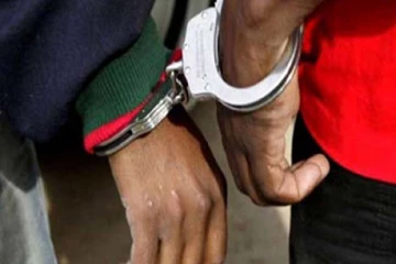 මරදානේ ඩීසල් ජාවාරම්කරුවන් දෙදෙනෙකු අත්අඩංගුවට