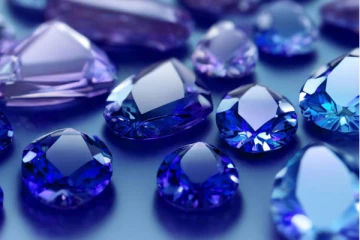 ලංකාවට හොද කළක් - අති දුර්ලභ නිල් මැණිකක් පස්සරින් හමුවෙයි..!