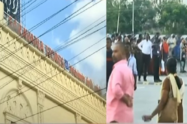 சரவணா ஸ்டோரில் தீ விபத்து - அலறி ஓடிய வாடிக்கையாளர்கள் | Fire Crash In Madurai Saravana Stores Textile