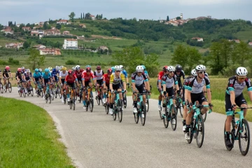 ලීසින් ක්‍රමයටත් පාපැදි - පා පැදි මිලදී ගැනීමට ජනතාව පෝලිම් ගැසේ..මිල ගණනුත් අහස උසට