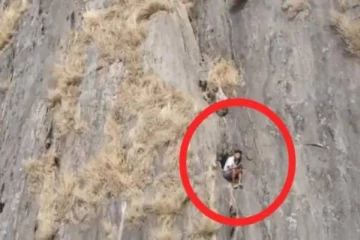 2 நாட்களாக மலையில் சிக்கிய இளைஞர் - மீட்புப் பணியில் போராடும் ராணுவம்;