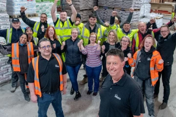 ஊழியர்களுக்கு  45000 பவுண்ட்;  இன்ப அதிர்ச்சி கொடுத்த பிரித்தானிய நிறுவனம்!