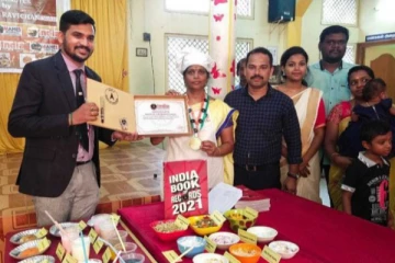 30 நிமிடங்களில் 134 வகை உணவுகள் சமைத்து சாதனைப் படைத்த பெண்