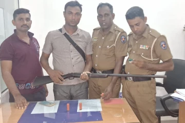 வெளிநாட்டு துப்பாக்கியால் வேட்டையாடியவர் கைது