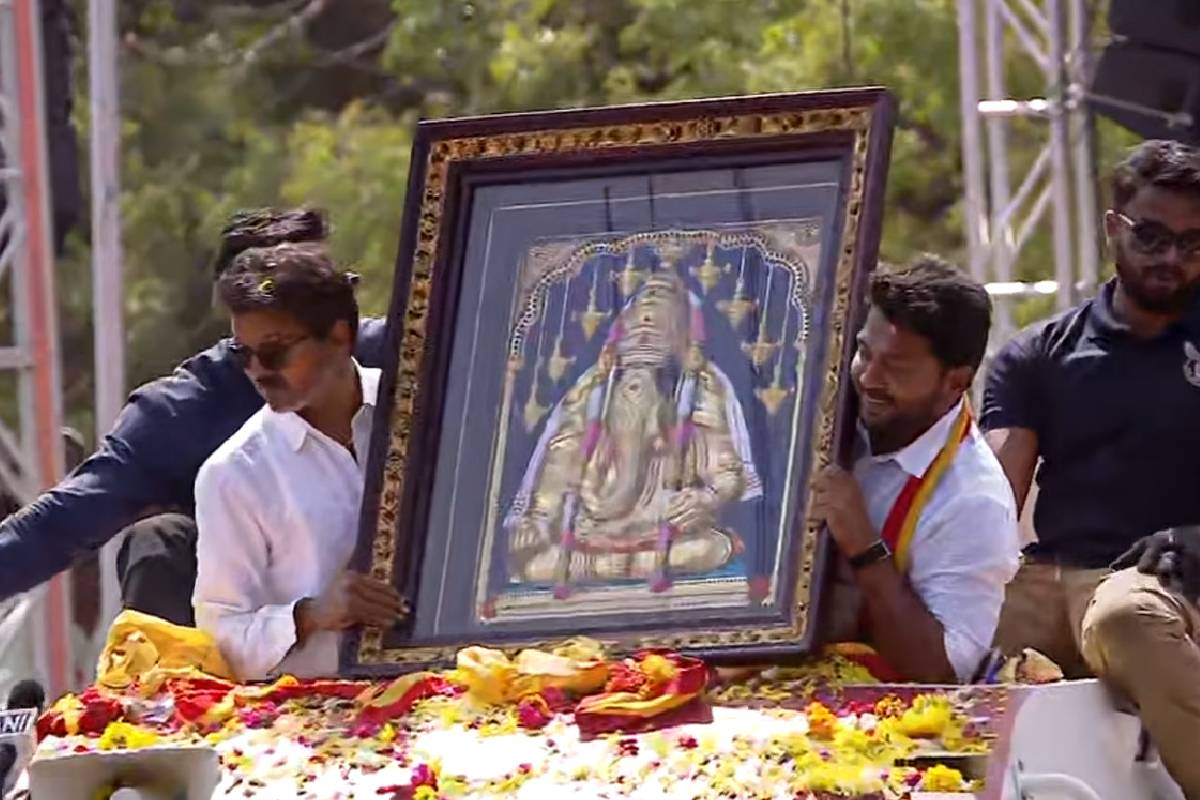 காரைக்குடியில் பேசாமல் சென்ற விஜய் - தொண்டர்கள் ஏமாற்றம் | Vijay Left Karaikudi Without Speech In Campaign