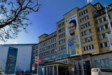 கனடாவில் கொரோனாவிற்கு பலியான பச்சிளம் குழந்தை