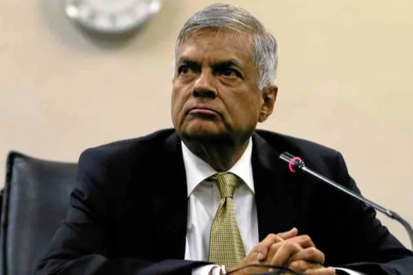 இலங்கையில் எரிபொருள் தட்டுப்பாடு..அரசு ஊழியர்கள் நாளை பணிக்கு வர வேண்டாம் - பிரதமர் ரணில் விக்ரமசிங்கே..! | Fuel Shortage In Srilanka Pm Ranil Wickremesingh