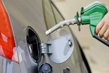 15 நாட்களுக்கு பின்னர் குறைந்த பெட்ரோல், டீசல் விலை