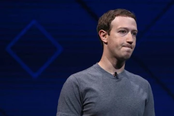 7 மணி நேரம் முடங்கிய பேஸ்புக் வாட்ஸ் ஆப்... இத்தனை ஆயிரம் கோடி நஷ்டமா? மன்னிப்பு கேட்ட நிறுவனர் மார்க்!