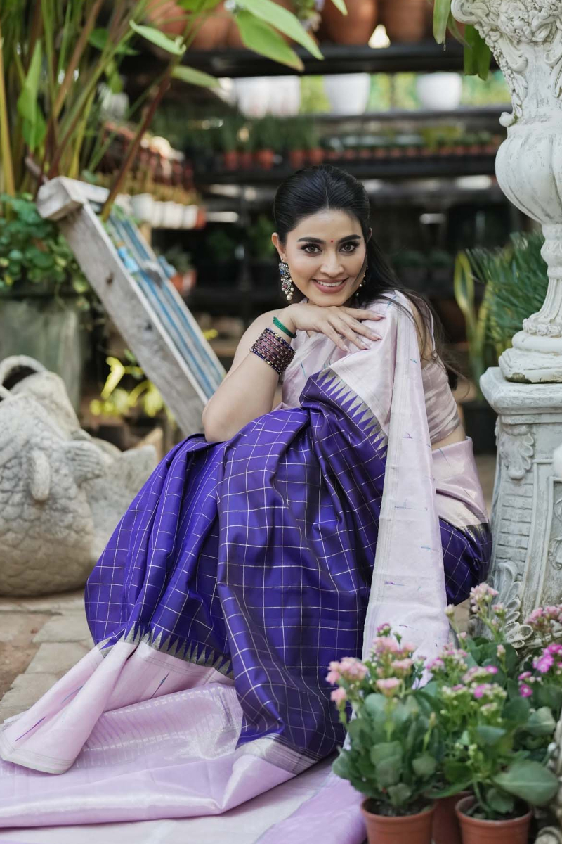 45 வயதில் நடிகை சினேகா வெளியிட்ட புகைப்படம்... வாயடைத்துப் போன ரசிகர்கள் | Actress Sneha Latest Saree Photos Viral