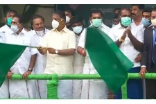 அலங்காநல்லூர் ஜல்லிக்கட்டு: கொடியசைத்து தொடங்கிய முதல்வர்- துணை முதல்வர்