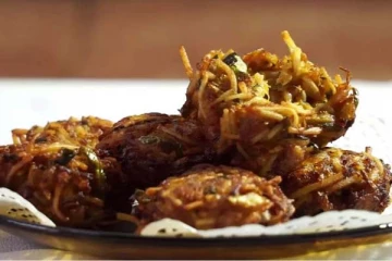 குழந்தைகள் விரும்பி உண்ணும் சிக்கன் நூடுல்ஸ் கட்லெட்: ஈஸியாக செய்வது எப்படி?