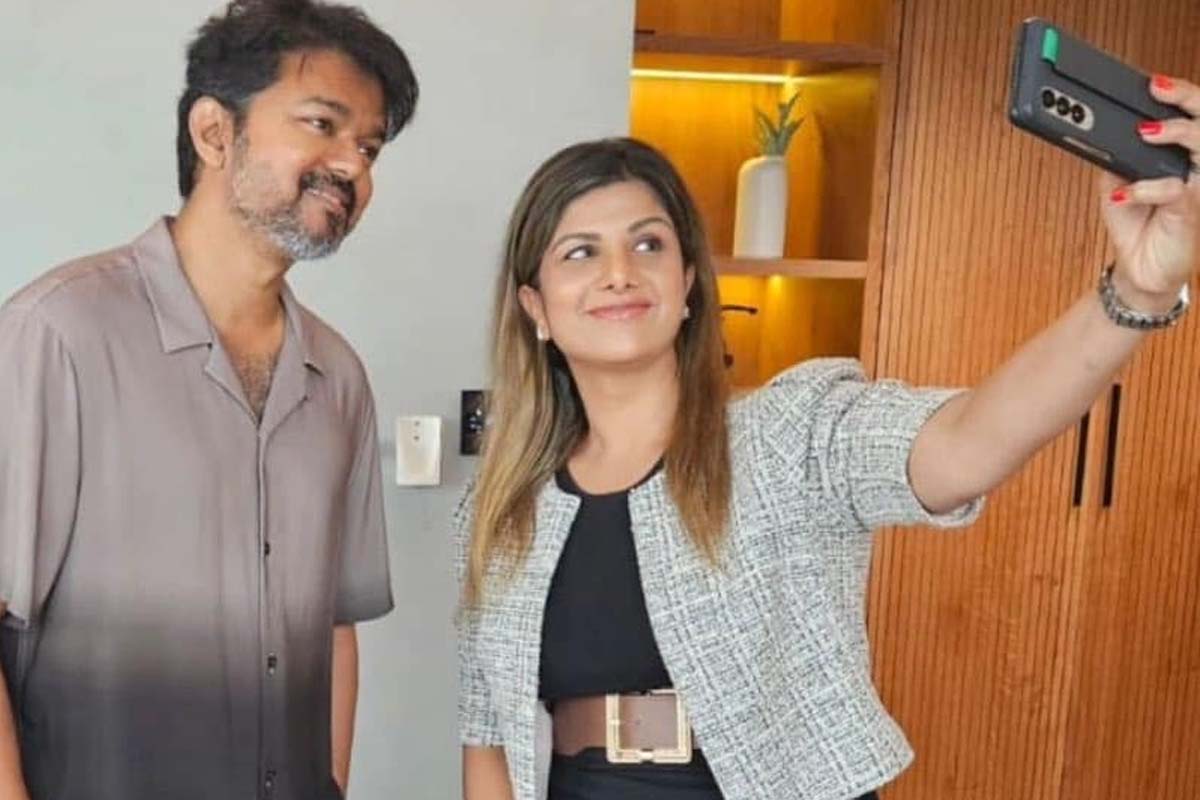 குடும்பத்துடன் விஜய்யை சந்தித்தது ஏன்? உண்மையை உடைத்த நடிகை ரம்பா | Actor Vijay Meet Rambha Family Hide Story குடும்பத்துடன் விஜய்யை சந்தித்தது ஏன்? உண்மையை உடைத்த நடிகை ரம்பா | Actor Vijay Meet Rambha Family Hide Story