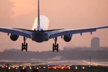 லண்டனுக்கு பறந்துகொண்டிருந்த விமானம்... கழிவறையில் பயணியின் செயலால் அதிர்ச்சி!