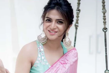 நிகழ்ச்சியின் போது ஆடையை மாற்றி வர சொன்ன பிரபலம்... பலவருட உண்மையை உடைத்த டிடி