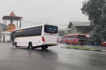நுவரெலியாவில் கடும் மழை: மக்களின் இயல்பு வாழ்க்கை பாதிப்பு