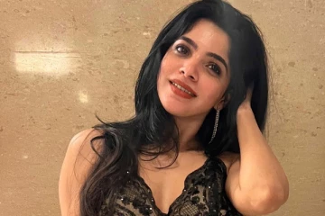 நடிகை திவ்யபாரதியா இப்படி? எல்லைமீறிய கிளாமரில் வெளியிட்ட வீடியோ