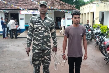 காதலிக்க மறுத்ததால் சிறுமியை எரித்த இளைஞன்!