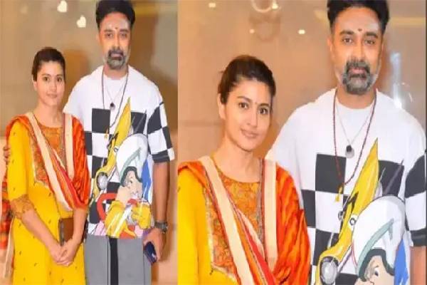 குடும்பத்துடன் வெளிநாட்டில் என்ஜாய் செய்யும் சினேகா! படுவைரலாகும் புகைப்படங்கள் | Actress Sneha And Prasanna Family Vacation Photos