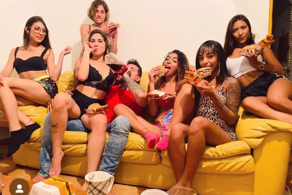 9 மனைவியுடன் Time Table போட்டு ஜாலி பண்ணும் பிரபலம் - 10வதுக்கு ஸ்கெட்ச்! | Brazilian Model About Polygamy With His Nine Wives