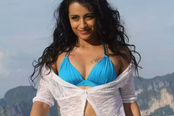 உலக பிகினி தின ஸ்பெஷல்... டூபீஸ் உடையணிந்து எல்லை தாண்டிய முன்னணி நடிகைகள் | South Indian Actress Bikini Photo