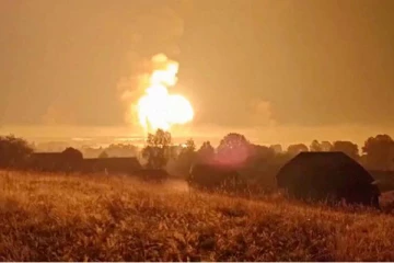 ரஷ்ய ஆயுதக் கிடங்கு மீது ட்ரோன் தாக்குதல் நடத்திய உக்ரைன்