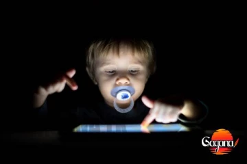 මේක හරි භයානක තත්වයක්! - ළදරුවන් ඩිජිටල් තිරවලින් ඈත් කරලම තියන්න