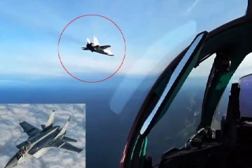 ரஷ்ய போர் விமானம் பசுபிக் கடலில் விழுந்து விபத்து - விமானிகளை தேடும் பணி தீவிரம்