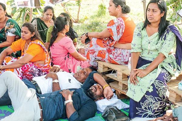 அபிவிருத்தி உத்தியோகத்தர்களின் போராட்டத்திற்கு மத்தியில் வழங்கப்பட்ட நியமனங்கள்.. | Development Officer அபிவிருத்தி உத்தியோகத்தர்களின் போராட்டத்திற்கு மத்தியில் வழங்கப்பட்ட நியமனங்கள்.. | Development Officer