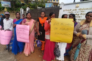 ஹட்டனில் பாடசாலை மாணவர்களின் பெற்றோர் போராட்டம்(Photos)