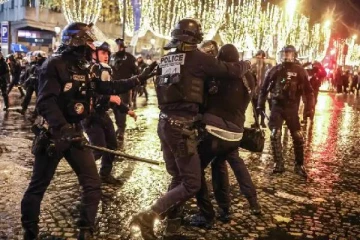 போர்க்களமான நகரங்கள்... கைதான நூற்றுக்கணக்கானோர்: கலவரத்தில் முடிந்த பிரான்ஸ் தோல்வி