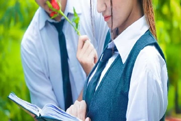 தனது இரத்தத்தால் காதலனுக்கு கடிதம்; விபரீத முடிவெடுத்த பாடசாலை மாணவி