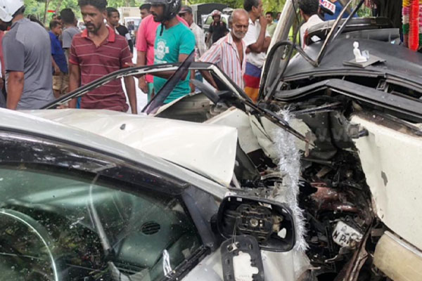 இன்று இடம் பெற்ற கோர விபத்தில் எட்டு பேர் காயம் | Kurunagale Accident
