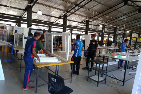 ශ්‍රී ලංකාවේ විශාලතම COVID ප්‍රතිකාර පහසුකම යුද හමුදාව විසින් ඉදිකරන ලදි(VIDEO)/(PHOTOS) | The Biggest Covid Hospitel In Sri Lanka