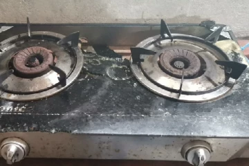 வவுனியாவில் எரிவாயு அடுப்பு வெடிப்பு: பொலிஸில் முறைப்பாடு(Photos)