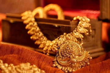 நினைக்க முடியாத அளவிற்கு உயர்ந்த தங்கத்தின் விலை!!