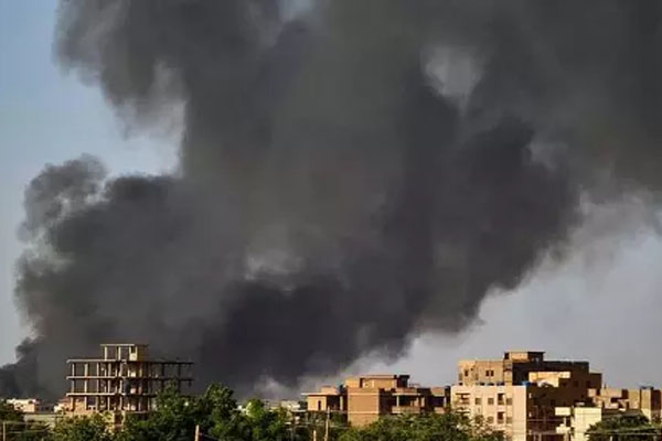 சூடான் தலைநகரில் கடும் வான்வழி தாக்குதல் | Heavy Airstrikes In Sudan Capital