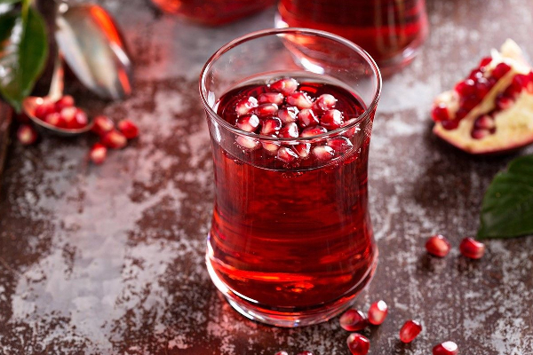 தொப்பையை குறைக்க நினைப்பவர்கள் தினமும் மாதுளை ஜூஸ் ஒரு டம்ளர் குடித்தால் என்ன நடக்கும் தெரியுமா? | Amazing Benefits Of Pomegranate Juice