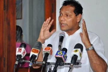 நாட்டின் வருமானம் வீழ்ச்சியடைந்துள்ளது! - தயாசிறி ஜயசேகர