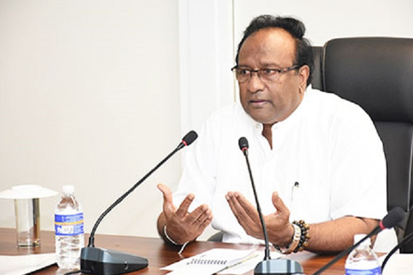 சிங்கள மக்களுக்கு வடக்கில் குடியேற எந்த அனுமதியும் இல்லை: கறாரான கருத்தை வெளியிடுகிறார் சரத் வீரசேகர | Sinhalese Were Not Allowed To Settle North