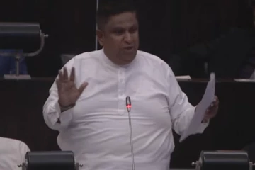 ''මට ලෝයර්ස්ලට ආයේ සල්ලි දෙන්නෙ නෑ සල්ලි දෙන්නයි හිරේ යන්නයි දෙකක් කරන්න බෑ '' මන්ත්‍රී චාමර මැතිසමය හොල්ලයි