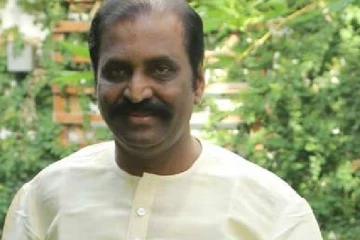 ஸ்டுடியோவில் வைரமுத்து இதை தான் செய்தார்.... என்ன நடந்தது என்றுபல ஆண்டு உண்மையை உடைத்த பிரபல பாடகி.