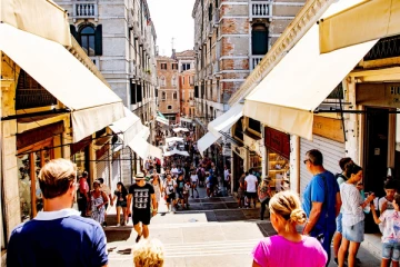 சுவிஸ் செல்லும் பிரித்தானியா சுற்றுலா பயணிகளுக்கு சிக்கல்! வெளியான முழு விபரம்