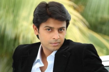 நடிகர் ஸ்ரீகாந்தின் மனைவியை பார்த்துள்ளீர்களா.. முன்னணி நடிகைகளை மிஞ்சும் அழகில் எப்படி இருக்கிறார் பாருங்க