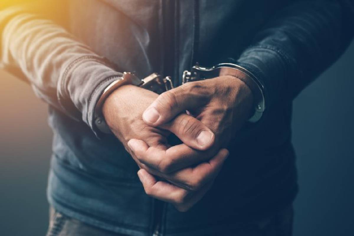 யாழில் நள்ளிரவில் வீடுகளுக்குள் நுழைந்த சந்தேகநபர் கைது | Suspect Arrested Entering Houses Jaffna Midnight