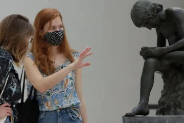 தடுப்பூசி பெற்றாயிற்று... உடனே வெளிநாடு சுற்றுலா செல்லலாம் என திட்டமிட்டிருக்கிறீர்களா?: கொஞ்சம் பொறுங்கள்